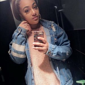 Meet your Posher, Alexis